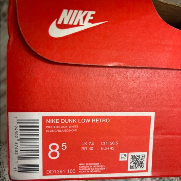 NEW Nike Panda Dunk Low Black and White Men's Sneakers Size 8.5 Women’s Size 10 - Picture 4 of 6